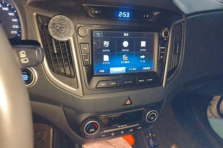 Used Hyundai ix25 2015 1.6L Automatic Two-Wheel-Drive Deluxe DLX Model Audio And AC Panel