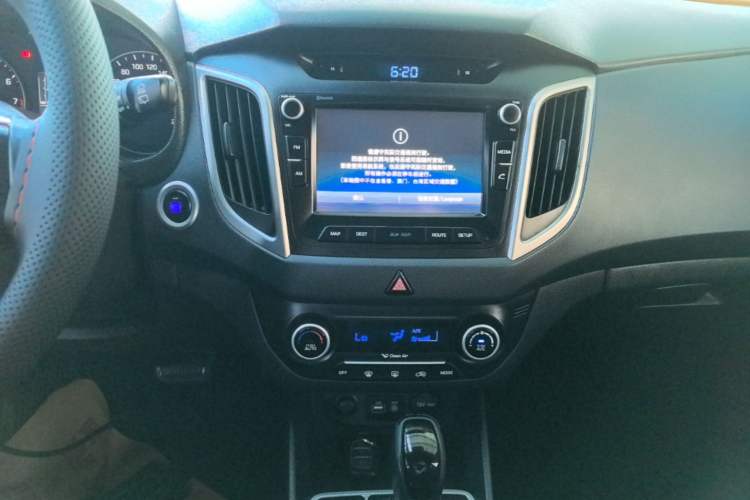 Used Hyundai ix25 2015 1.6L Automatic Two-Wheel-Drive Deluxe DLX Model Audio And AC Panel