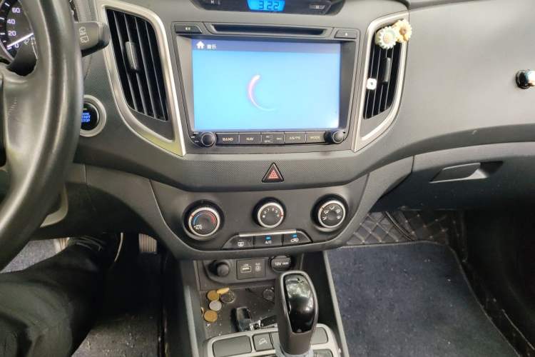 Used Hyundai ix25 2015 1.6L Automatic Two-Wheel Drive Smart GLS Trim Audio And AC Panel