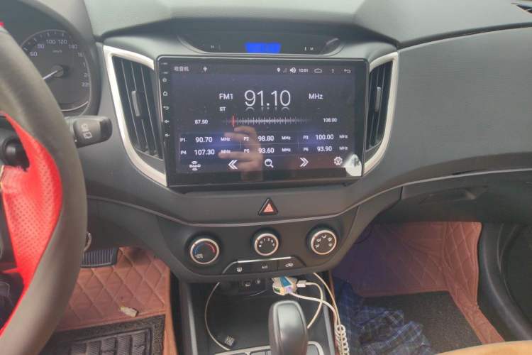 Used Hyundai ix25 2015 1.6L Automatic Two-Wheel Drive Fashionable GS Model Audio And AC Panel