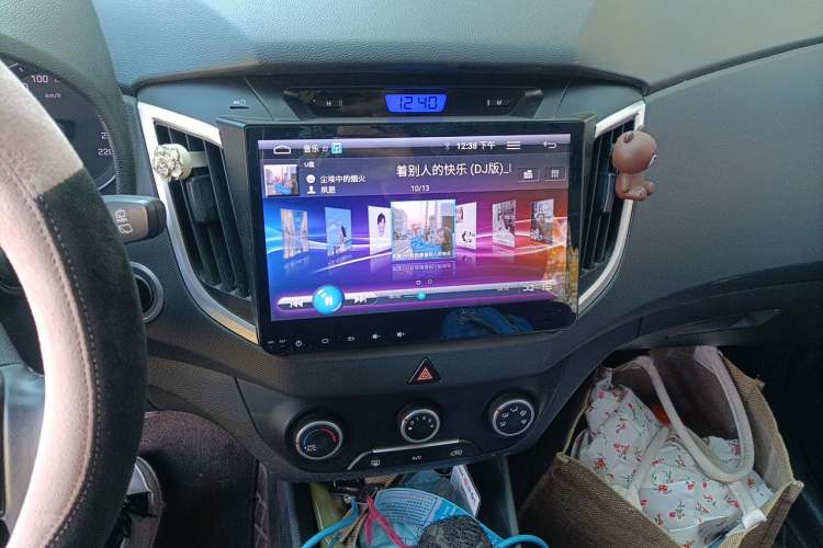 Used Hyundai ix25 2015 1.6L Automatic Two-Wheel Drive Smart GLS Trim Audio And AC Panel