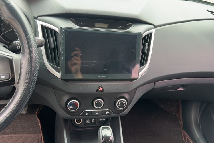 Used Hyundai ix25 2015 1.6L Automatic Two-Wheel Drive Smart GLS Trim Audio And AC Panel