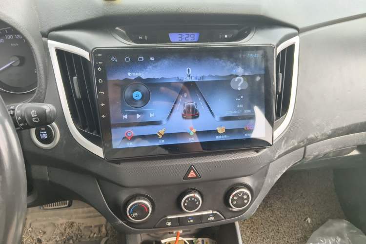 Used Hyundai ix25 2015 1.6L Automatic Two-Wheel Drive Smart GLS Trim Audio And AC Panel