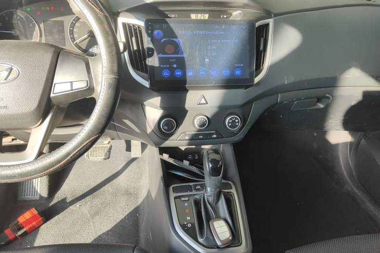 Used Hyundai ix25 2015 1.6L Automatic Two-Wheel Drive Smart GLS Trim Audio And AC Panel