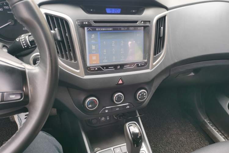 Used Hyundai ix25 2015 1.6L Automatic Two-Wheel Drive Smart GLS Trim Audio And AC Panel
