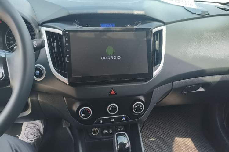 Used Hyundai ix25 2015 1.6L Automatic Two-Wheel Drive Smart GLS Trim Audio And AC Panel