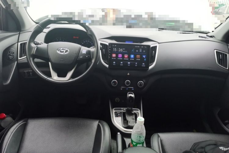 Used Hyundai ix25 2015 1.6L Automatic Two-Wheel Drive Smart GLS Trim Center Console