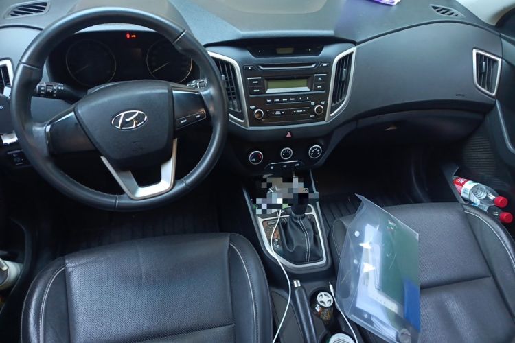 Used Hyundai ix25 2015 1.6L Automatic Two-Wheel Drive Smart GLS Trim Center Console