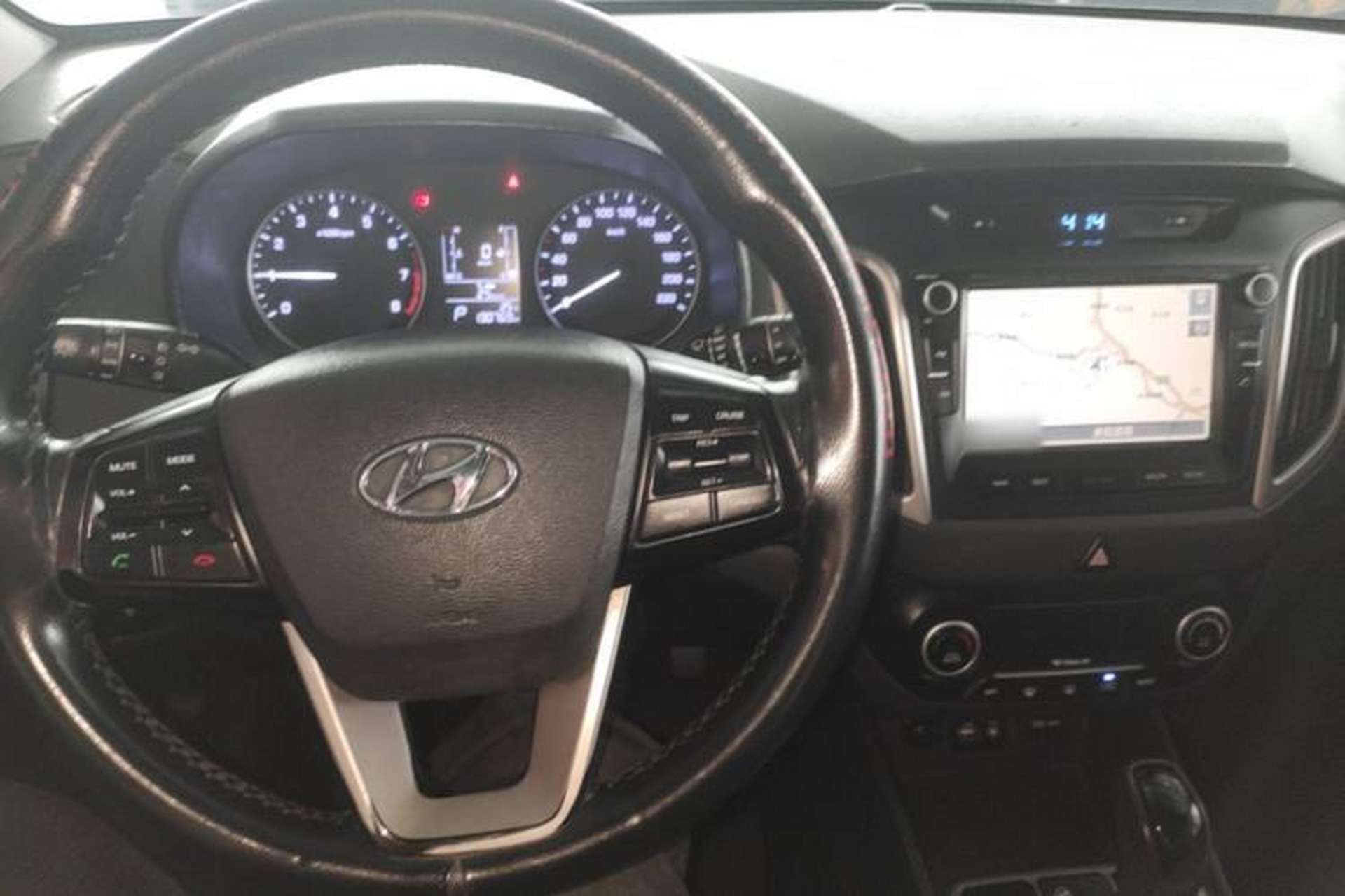 Used Hyundai ix25 2015 2.0L Automatic Two-Wheel Drive Intelligent GLS Center Console