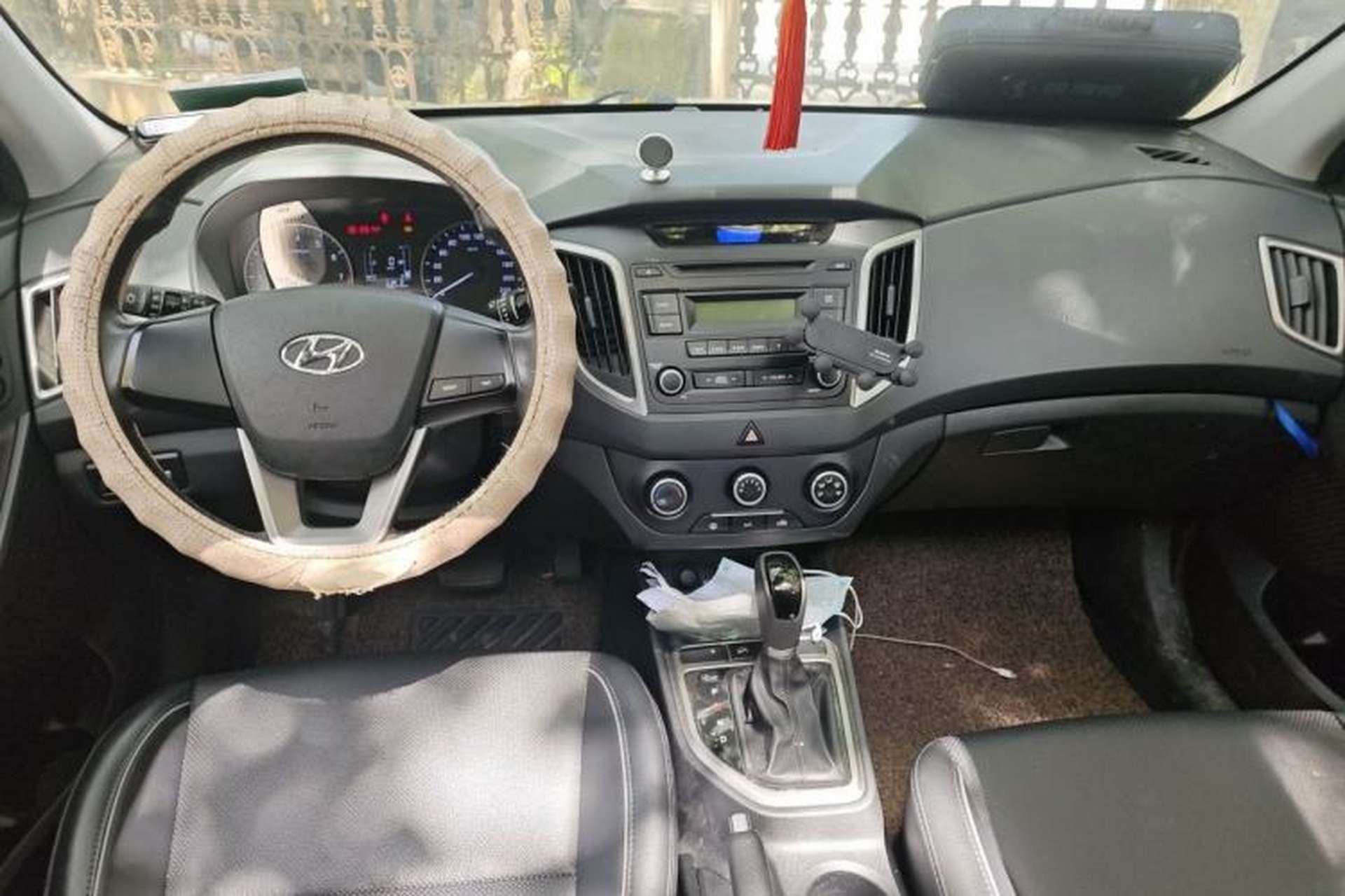 Used Hyundai ix25 2015 1.6L Automatic Two-Wheel Drive Smart GLS Trim Center Console