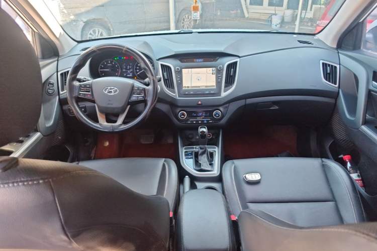 Used Hyundai ix25 2015 2.0L Automatic Two-Wheel Drive Intelligent GLS Center Console