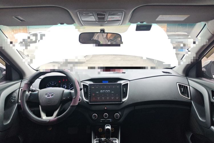 Used Hyundai ix25 2015 1.6L Automatic Two-Wheel Drive Smart GLS Trim Center Console