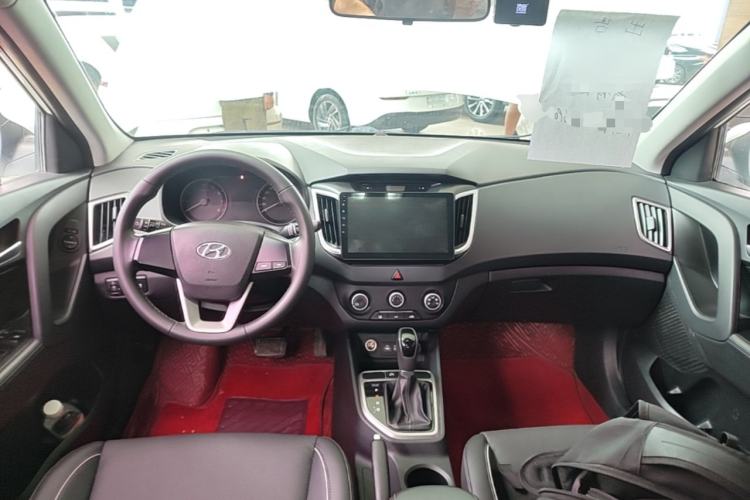 Used Hyundai ix25 2015 1.6L Automatic Two-Wheel Drive Smart GLS Trim Center Console