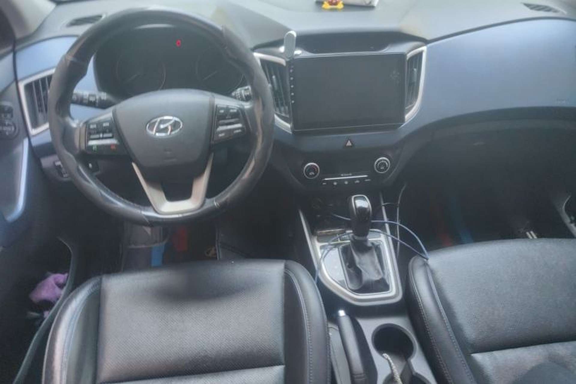Used Hyundai ix25 2015 1.6L Automatic Two-Wheel-Drive Deluxe DLX Model Center Console