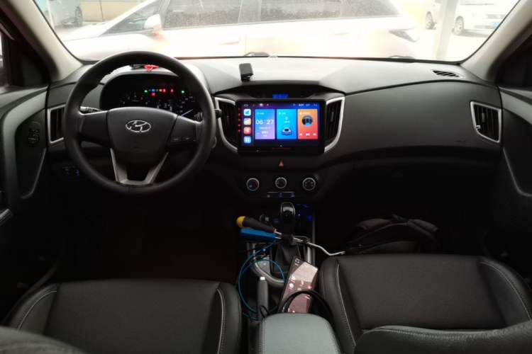 Used Hyundai ix25 2015 1.6L Automatic Two-Wheel Drive Smart GLS Trim Center Console