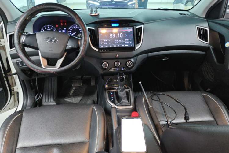 Used Hyundai ix25 2015 1.6L Automatic Two-Wheel Drive Smart GLS Trim Center Console