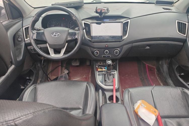 Used Hyundai ix25 2015 1.6L Automatic Two-Wheel Drive Smart GLS Trim Center Console