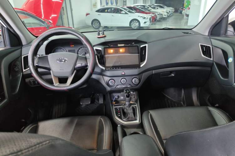 Used Hyundai ix25 2015 1.6L Automatic Two-Wheel Drive Smart GLS Trim Center Console