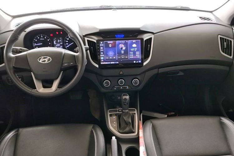 Used Hyundai ix25 2015 1.6L Automatic Two-Wheel Drive Smart GLS Trim Center Console