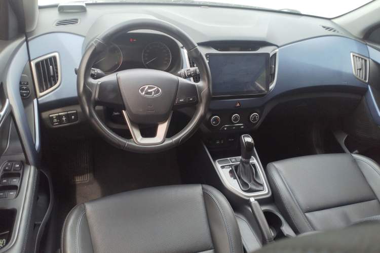 Used Hyundai ix25 2015 1.6L Automatic Two-Wheel Drive Smart GLS Trim Center Console