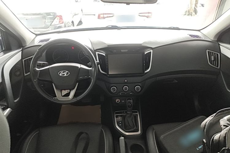Used Hyundai ix25 2015 1.6L Automatic Two-Wheel Drive Smart GLS Trim Center Console