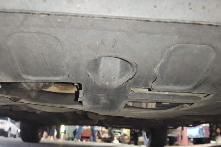 Used Hyundai ix25 2015 1.6L Automatic Two-Wheel-Drive Deluxe DLX Model Chassis Front