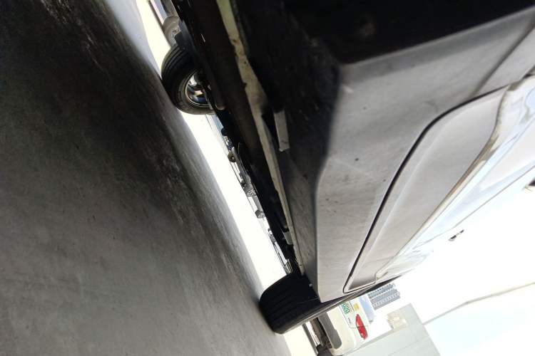 Used Hyundai ix25 2015 1.6L Automatic Two-Wheel Drive Smart GLS Trim Chassis Front Left