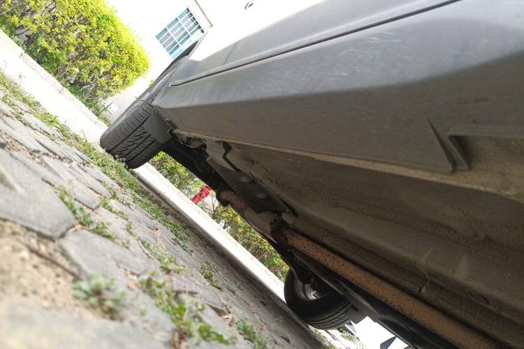 Used Hyundai ix25 2015 2.0L Automatic 4x4 Deluxe DLX Chassis Front Right