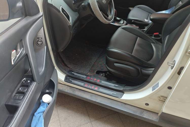 Used Hyundai ix25 2015 1.6L Automatic Two-Wheel Drive Smart GLS Trim Driver Seat