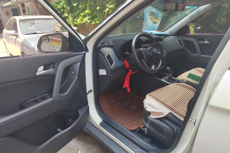 Used Hyundai ix25 2015 1.6L Automatic Two-Wheel Drive Smart GLS Trim Driver Seat