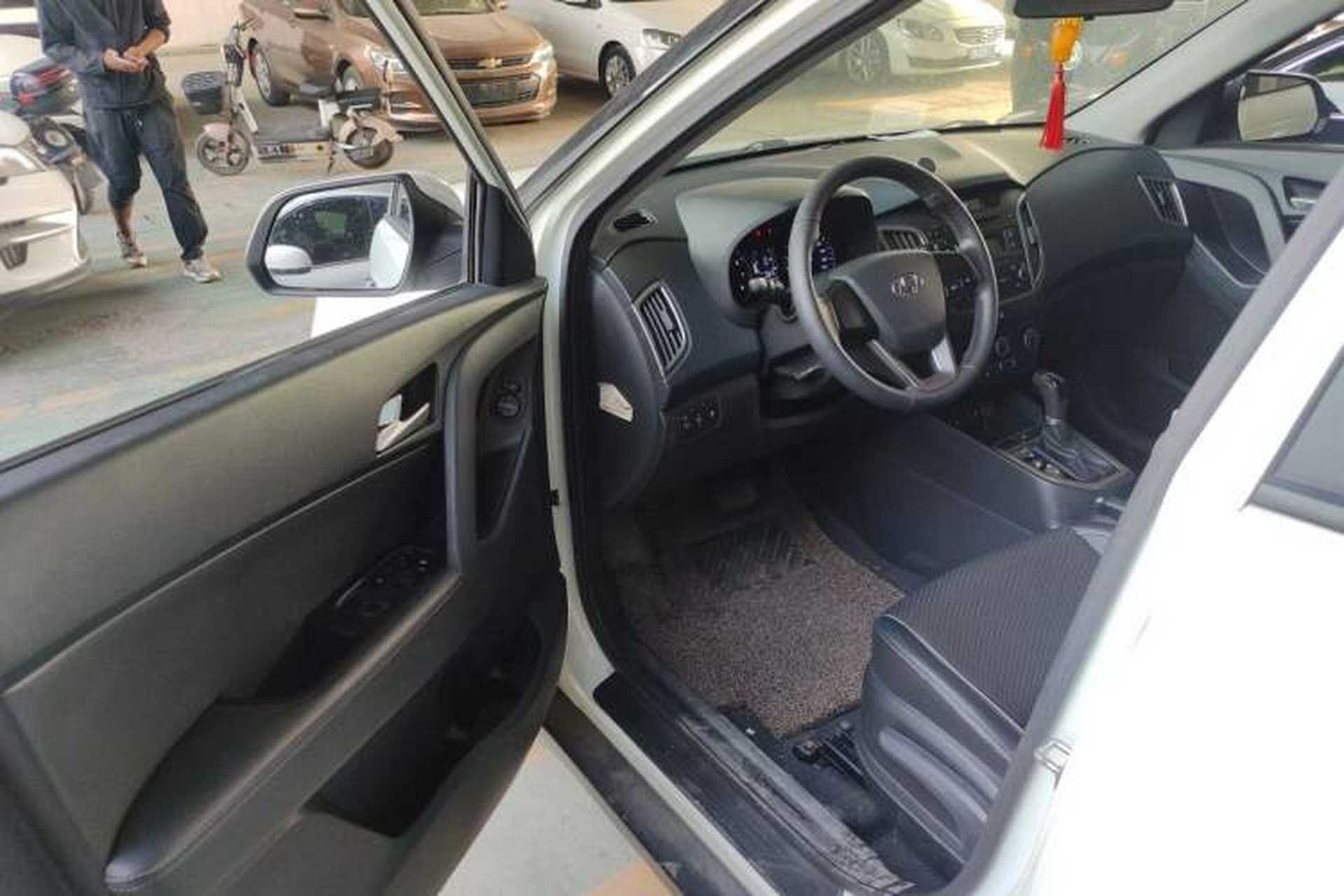 Used Hyundai ix25 2015 1.6L Automatic Two-Wheel Drive Smart GLS Trim Driver Seat