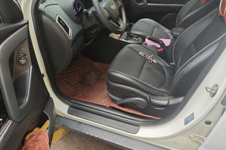 Used Hyundai ix25 2015 1.6L Automatic Two-Wheel Drive Smart GLS Trim Driver Seat