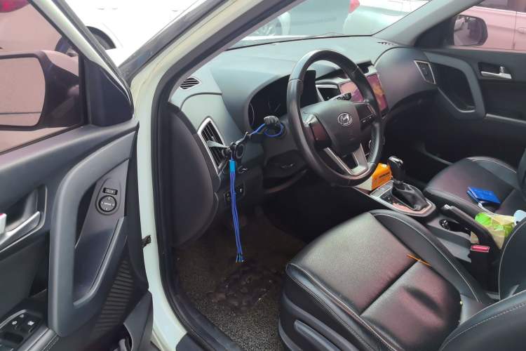 Used Hyundai ix25 2015 1.6L Automatic Two-Wheel Drive Smart GLS Trim Driver Seat