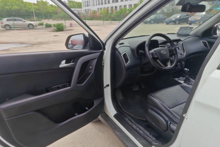 Used Hyundai ix25 2015 1.6L Automatic Two-Wheel Drive Smart GLS Trim Driver Seat