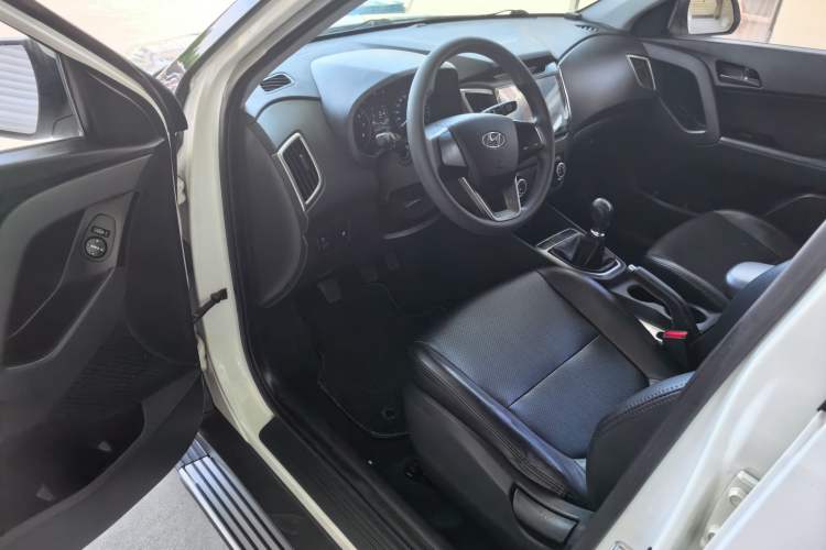 Used Hyundai ix25 2015 1.6L Manual Two-Wheel Drive Fashionable GS Model Driver Seat