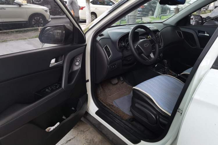 Used Hyundai ix25 2015 1.6L Automatic Two-Wheel Drive Smart GLS Trim Driver Seat