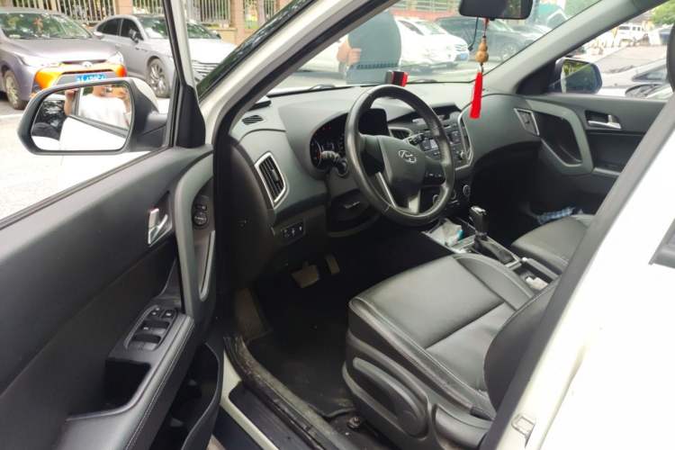Used Hyundai ix25 2015 1.6L Automatic Two-Wheel Drive Smart GLS Trim Driver Seat