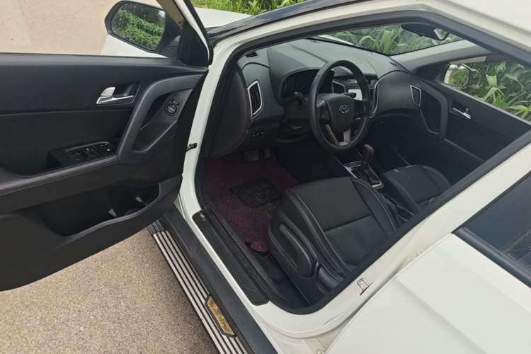 Used Hyundai ix25 2015 1.6L Automatic Two-Wheel Drive Smart GLS Trim Driver Seat
