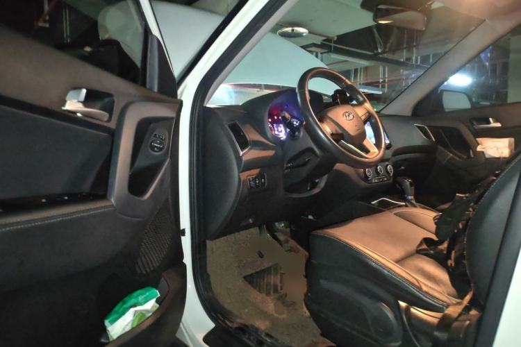 Used Hyundai ix25 2015 1.6L Automatic Two-Wheel Drive Smart GLS Trim Driver Seat