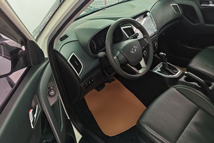 Used Hyundai ix25 2015 1.6L Automatic Two-Wheel Drive Smart GLS Trim Driver Seat