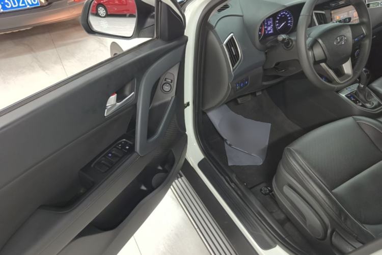 Used Hyundai ix25 2015 1.6L Automatic Two-Wheel Drive Smart GLS Trim Driver Seat