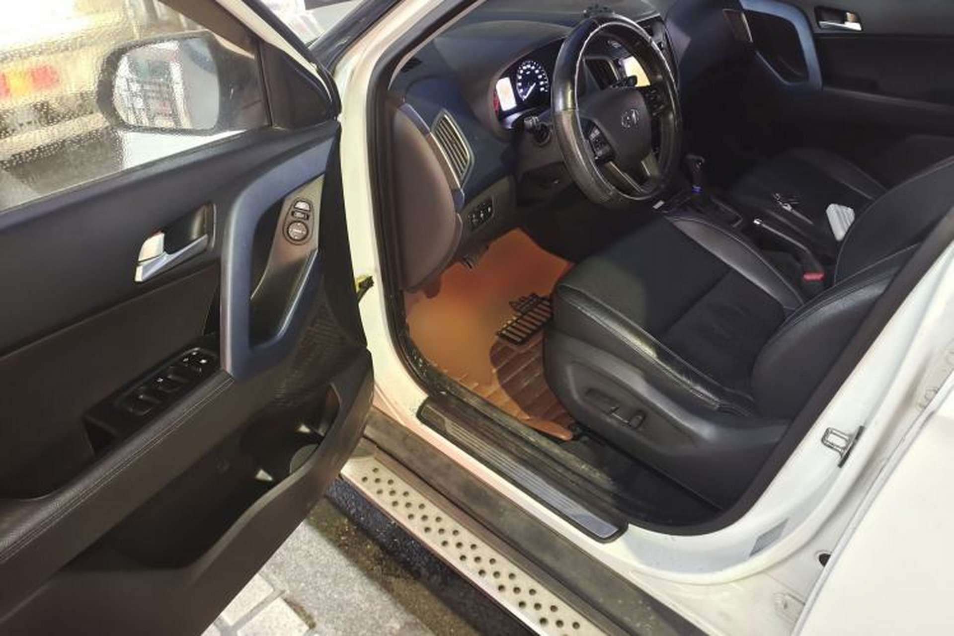 Used Hyundai ix25 2015 1.6L Automatic Two-Wheel-Drive Deluxe DLX Model Driver Seat