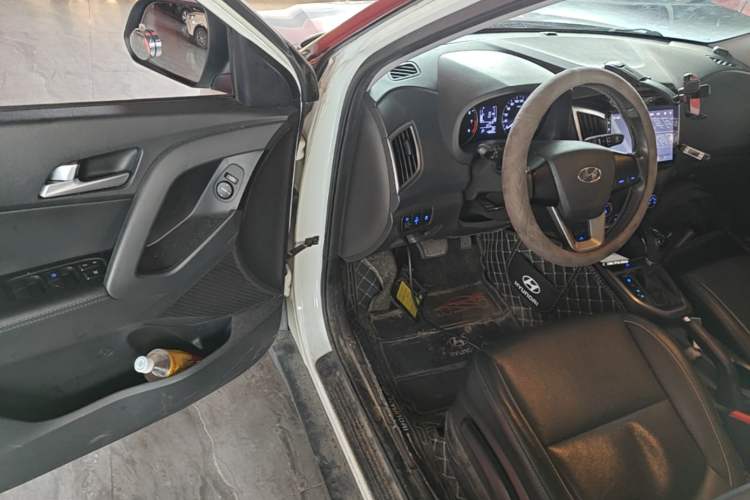 Used Hyundai ix25 2015 1.6L Automatic Two-Wheel Drive Smart GLS Trim Driver Seat