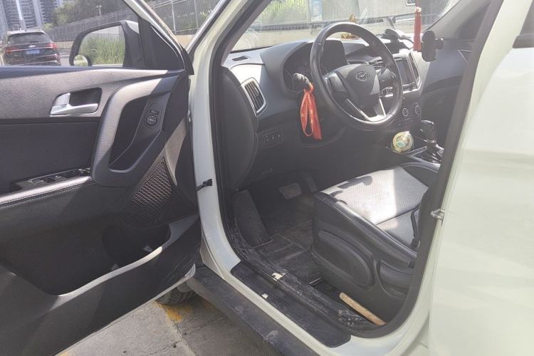 Used Hyundai ix25 2015 1.6L Automatic Two-Wheel Drive Smart GLS Trim Driver Seat