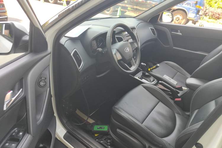 Used Hyundai ix25 2015 1.6L Automatic Two-Wheel Drive Smart GLS Trim Driver Seat