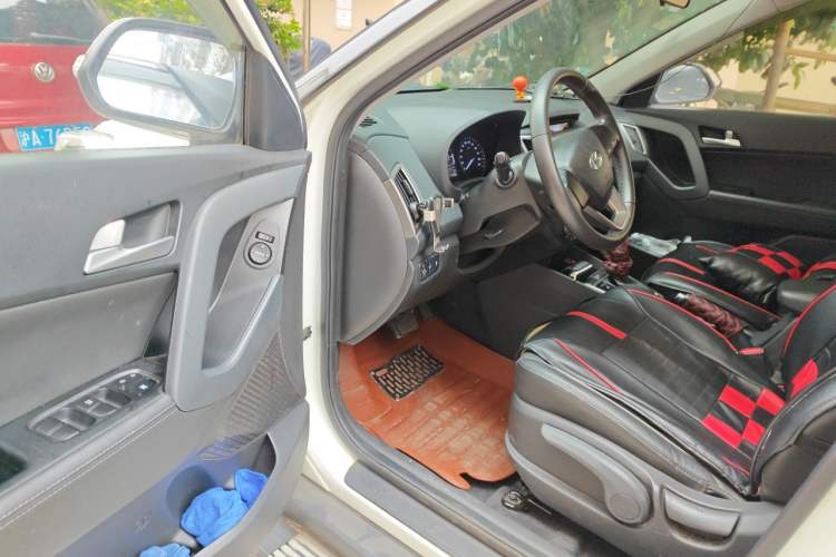 Used Hyundai ix25 2015 1.6L Automatic Two-Wheel Drive Smart GLS Trim Driver Seat