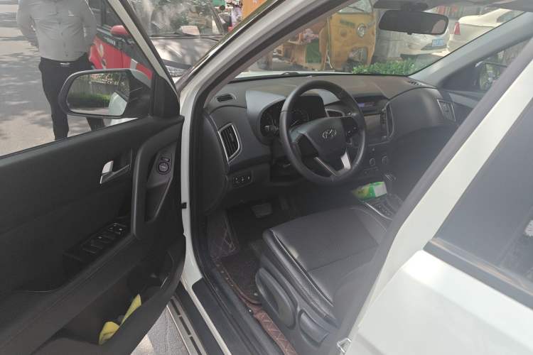Used Hyundai ix25 2015 1.6L Automatic Two-Wheel Drive Smart GLS Trim Driver Seat