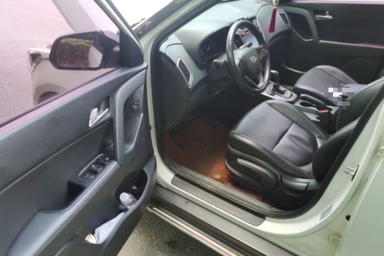 Used Hyundai ix25 2015 1.6L Automatic Two-Wheel Drive Smart GLS Trim Driver Seat