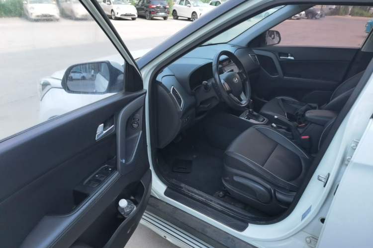 Used Hyundai ix25 2015 1.6L Automatic Two-Wheel Drive Smart GLS Trim Driver Seat