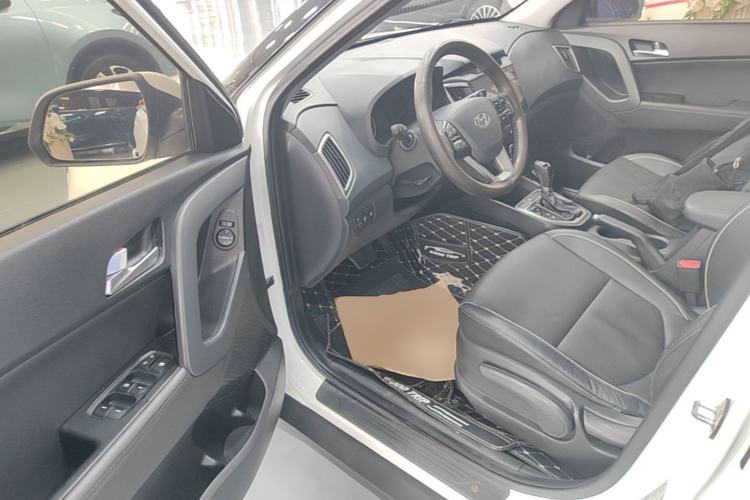 Used Hyundai ix25 2015 1.6L Automatic Two-Wheel Drive Smart GLS Trim Driver Seat